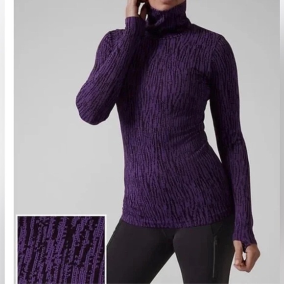 Like New: ATHLETA Flurry Peak Long Sleeve Top Turtleneck Base Layer Purple Small - Picture 1 of 16